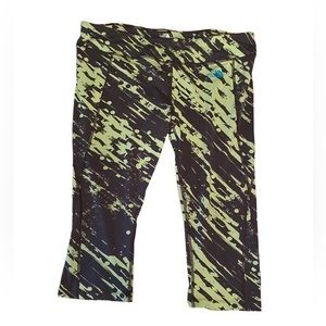 The North Face women’s athletic legging capri size XL. Neon green and gray